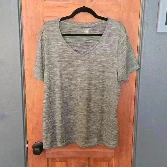 Grey V-neck Workout Tee - Picture 2 of 5